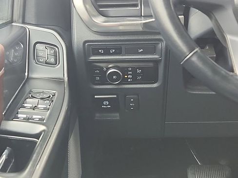 Used 2023 Ford F150 Lariat image 12