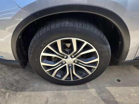 Used 2016 Mitsubishi Outlander SE FWD image 5