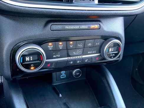 Used 2021 Ford Escape Titanium w/ Titanium Elite Package image 33