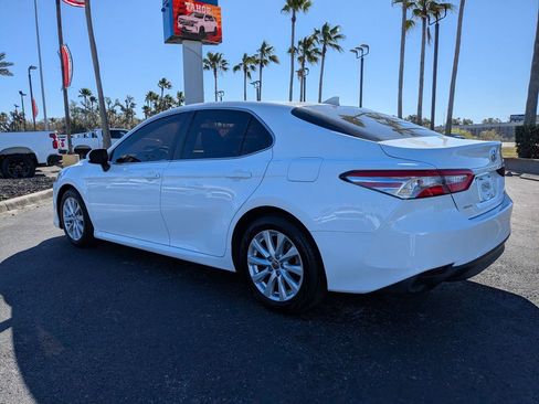 Used 2020 Toyota Camry LE image 6