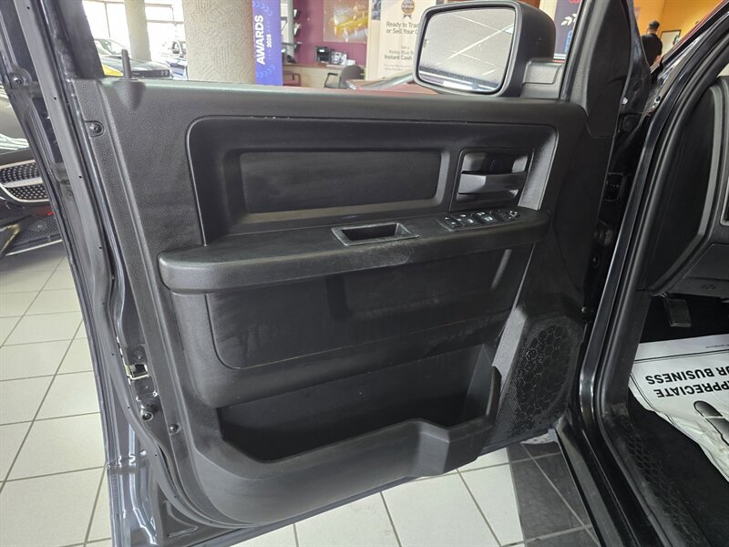 Used 2019 RAM 1500 Express w/ Express Value Package AWD/4WD image 7