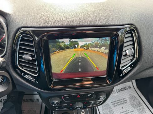 Used 2018 Jeep Compass Limited w/ Navigation Group image 21