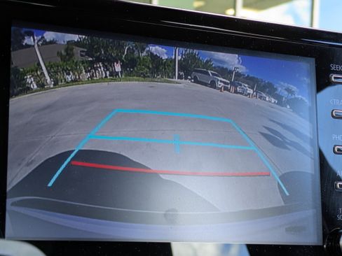 Used 2020 Toyota Corolla SE image 24