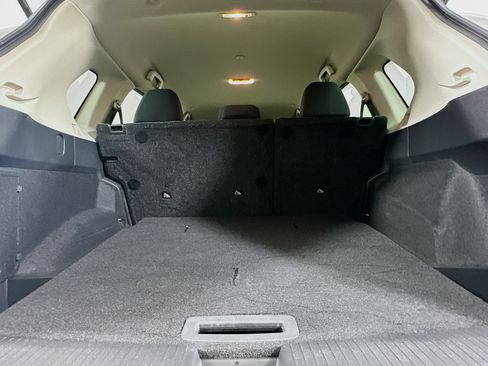 Used 2023 Nissan Rogue SV image 29