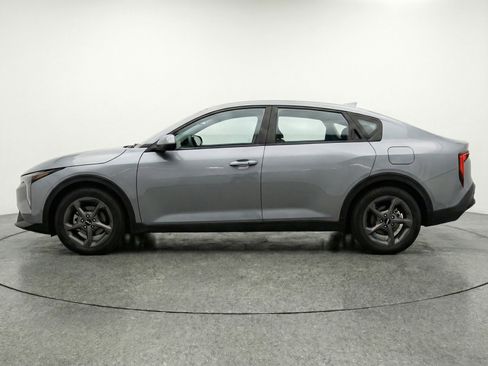 Used 2025 Kia K4 LXS image 5