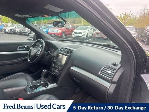 Used 2016 Ford Explorer XLT w/ Equipment Group 202A AWD/4WD image 11