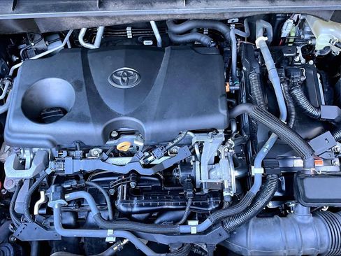Used 2020 Toyota Highlander LE FWD image 33