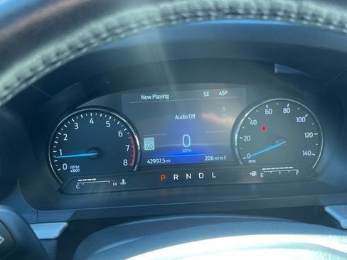 Used 2022 Ford Explorer XLT w/ Equipment Group 202A AWD/4WD image 15
