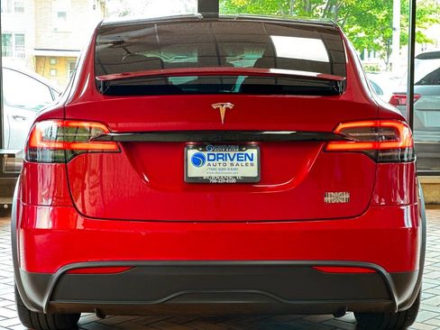 Used 2022 Tesla Model X Plaid image 12