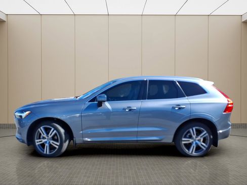 Used 2021 Volvo XC60 T5 Momentum w/ Premium Package AWD/4WD image 10