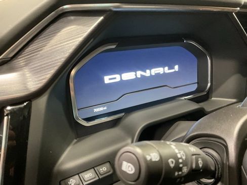 Used 2023 GMC Sierra 1500 Denali Ultimate AWD/4WD image 10
