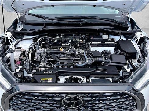 Used 2023 Toyota Corolla Cross XLE FWD image 11