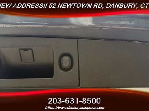 Used 2019 Cadillac Escalade ESV Luxury AWD/4WD image 32