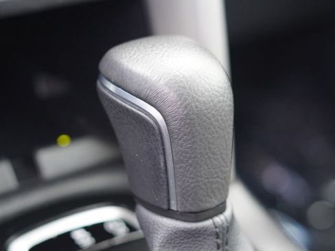 Used 2025 Toyota Corolla Cross XLE FWD image 29
