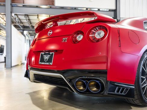 Used 2023 Nissan GT-R Premium w/ Premium Interior Package AWD/4WD image 20