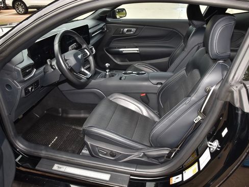 Used 2025 Ford Mustang GT Premium RWD image 24