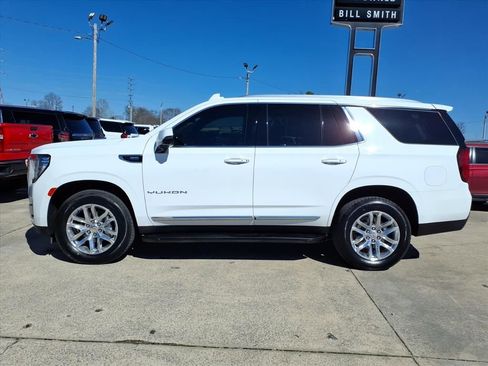 Used 2023 GMC Yukon SLT w/ SLT Premium Package image 4