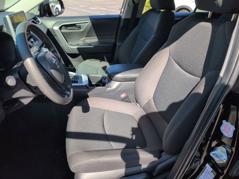 Used 2025 Toyota RAV4 LE image 25