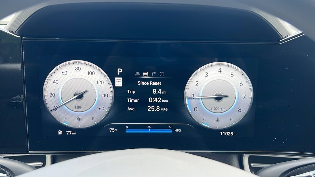 Used 2024 Hyundai Elantra SEL FWD image 21
