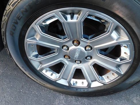 Used 2014 GMC Sierra 1500 SLT w/ SLT Crew Cab Value Package image 23