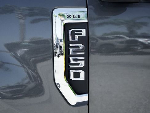 Used 2019 Ford F250 XLT w/ XLT Premium Package image 46