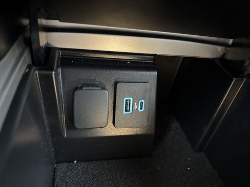 Used 2023 Ford Explorer XLT w/ Equipment Group 202A image 19