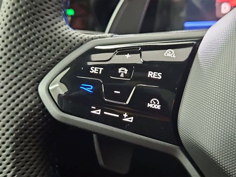 New 2026 Volkswagen Golf image 25