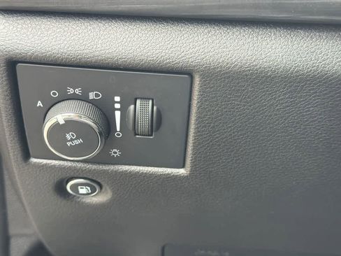 Used 2021 Jeep Grand Cherokee Laredo X RWD image 31
