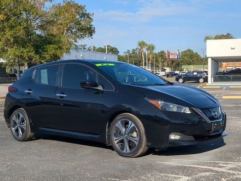Used 2022 Nissan Leaf SV image 2