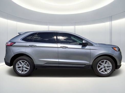 Used 2024 Ford Edge SEL w/ Convenience Package AWD/4WD image 3