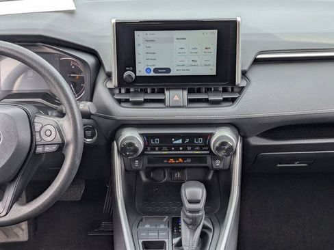 Used 2025 Toyota RAV4 XLE FWD image 16
