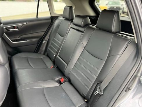 Used 2023 Toyota RAV4 XLE Premium image 16
