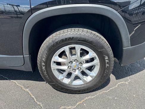 Used 2021 Chevrolet Traverse LS FWD image 20