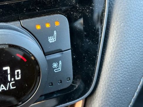 Used 2024 Toyota Grand Highlander AWD Hybrid image 17