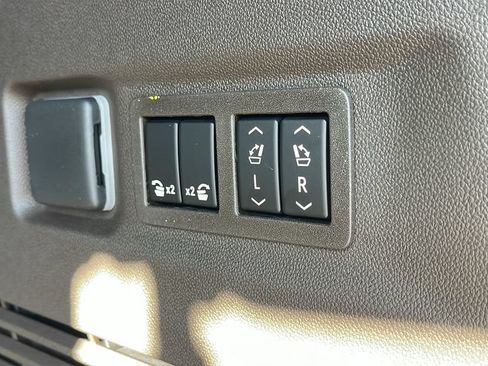 New 2026 GMC Yukon XL Elevation w/ Elevation Premium Package AWD/4WD image 30