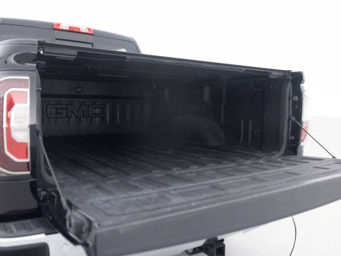 Used 2018 GMC Sierra 1500 SLT AWD/4WD image 46