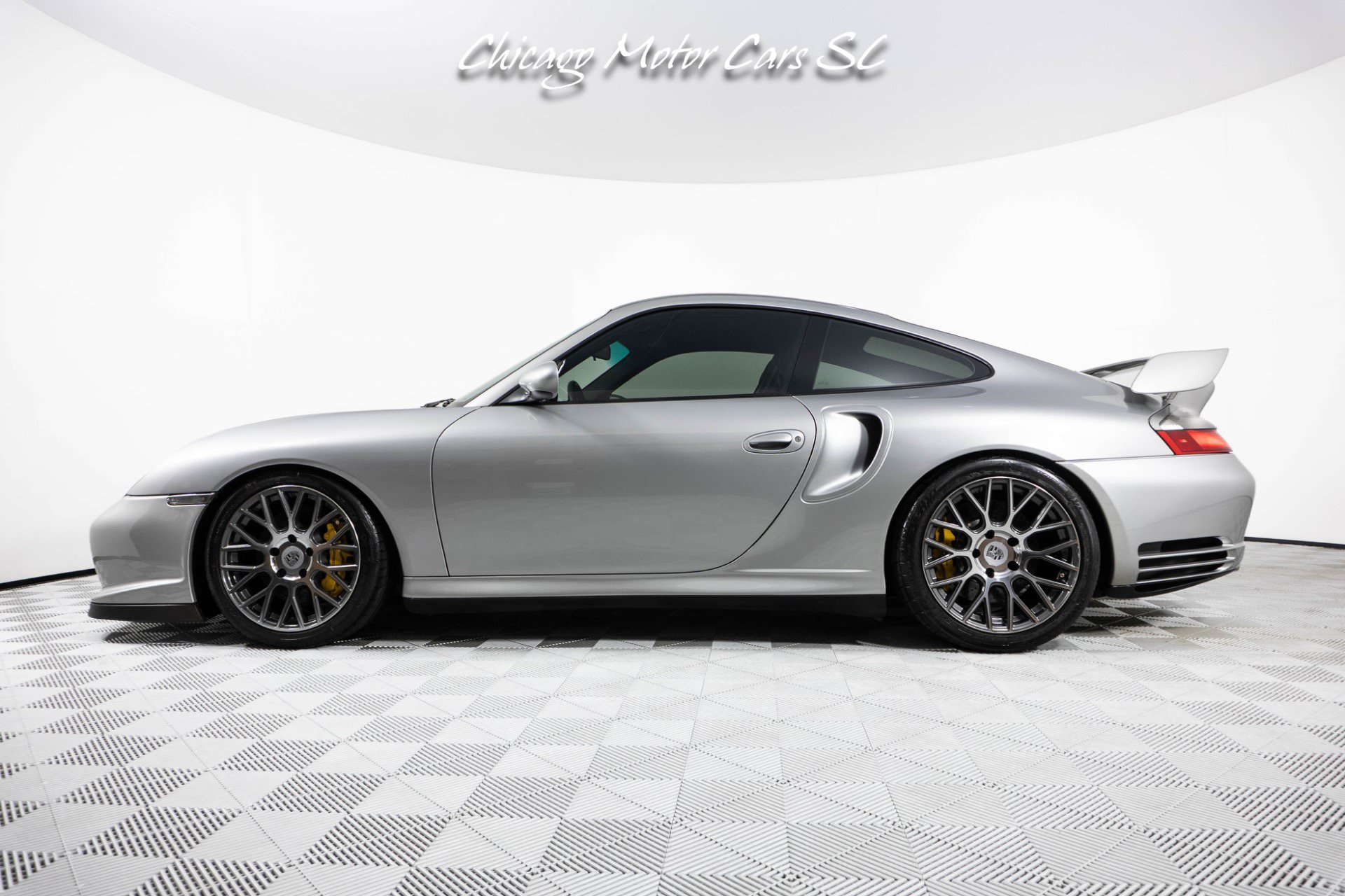 Used 2002 Porsche 911 GT2 RWD image 2
