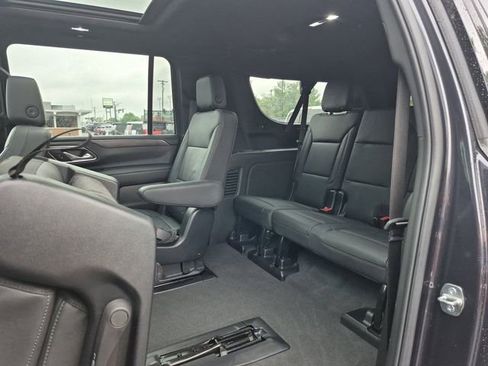 Used 2024 Chevrolet Suburban Z71 w/ Luxury Package AWD/4WD image 31