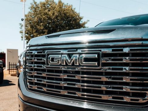 Used 2023 GMC Sierra 1500 Denali Ultimate AWD/4WD image 10