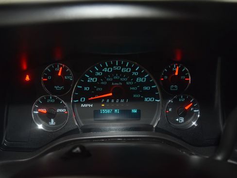 Used 2024 Chevrolet Express 3500 LT w/ LT Preferred Equipment Group RWD image 34
