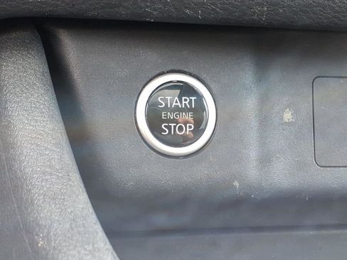 Used 2021 Nissan Rogue SV w/ Premium Package image 14