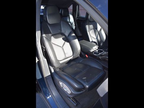 Used 2017 Porsche Cayenne S w/ Premium Package image 34