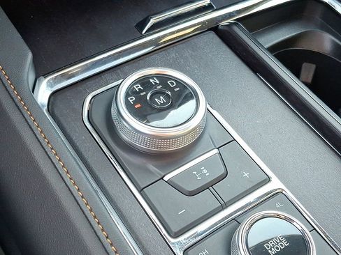 Certified 2024 Ford Expedition Platinum image 16