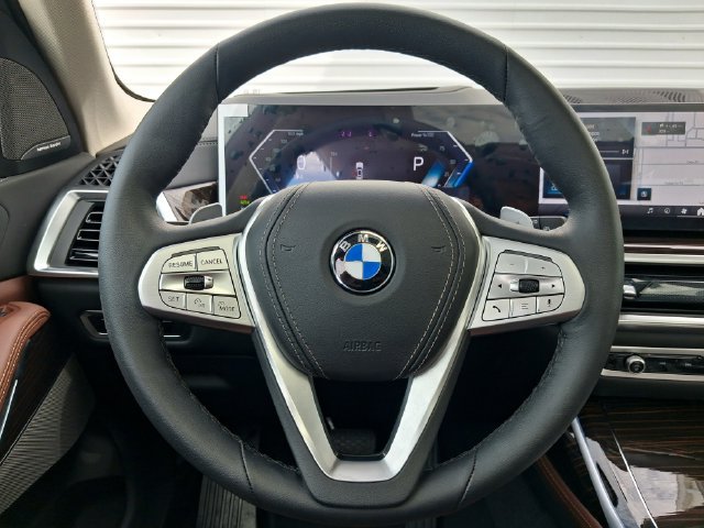 Used 2027 BMW X7 xDrive40i AWD/4WD image 15