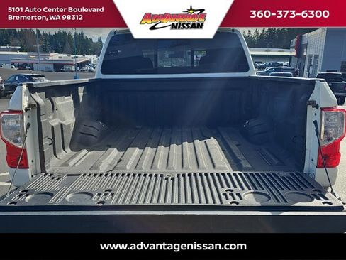 Used 2022 Nissan Titan SV w/ Accessory Utility Package image 5