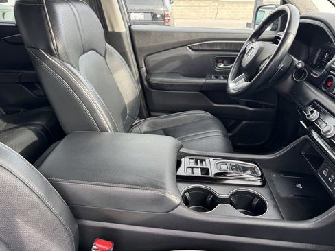 Used 2023 Honda Pilot Elite image 8