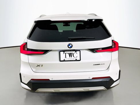 Used 2025 BMW X1 xDrive28i AWD/4WD image 6