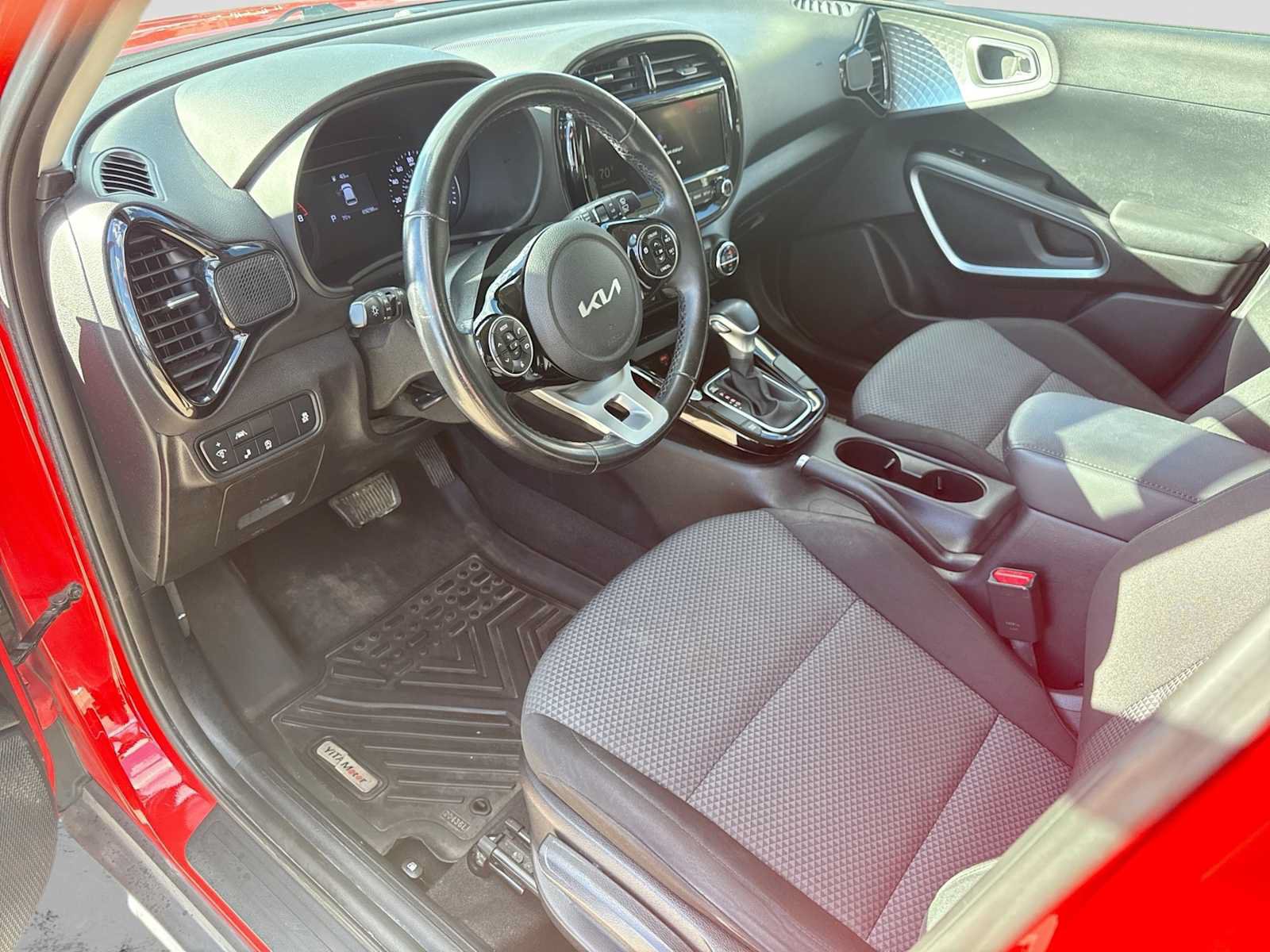 Used 2022 Kia Soul X-Line FWD image 2