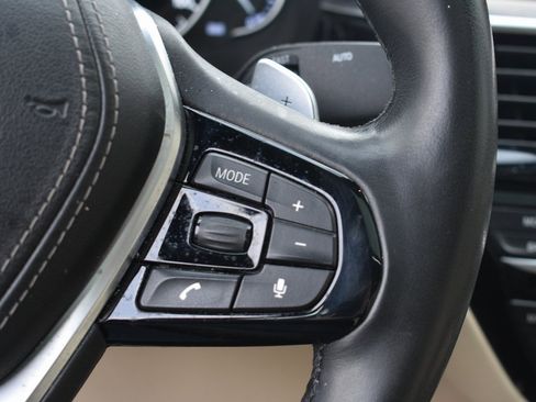 Used 2018 BMW 530e xDrive w/ Premium Package 2 image 16