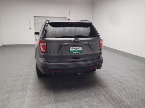 Used 2019 Ford Explorer XLT w/ Equipment Group 202A FWD image 6